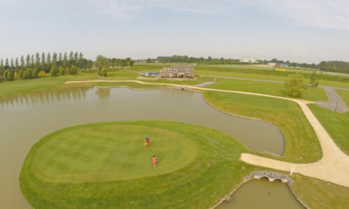 Dronebeeld golfbaan